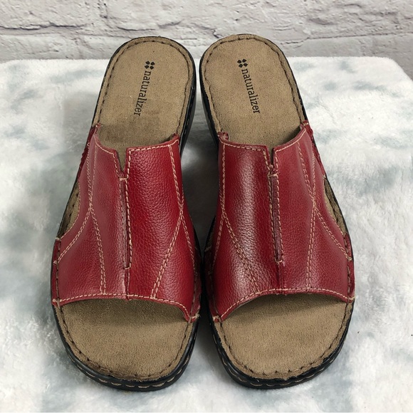 NATURALIZER RED PEBBLE LEATHER CADELL SANDALS/SLIDES SIZE 8 1/2 /8•5 - Picture 2 of 10